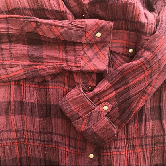 Kut From the Kloth Size M Women's Purple Burgundy Button Down Plaid Woven - Picture 8 of 13